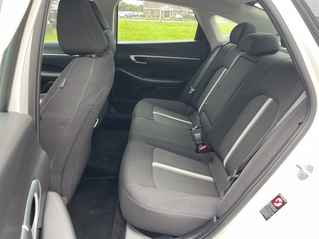 Used 2022 Hyundai Sonata SEL w/ Convenience Package FWD image 11