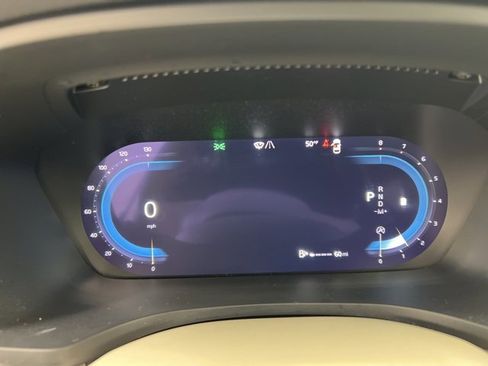 Used 2023 Volvo V60 B5 Cross Country Plus w/ Climate Package image 21