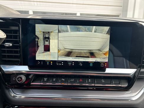 Certified 2025 Chevrolet Silverado 2500 High Country w/ Technology Package image 26