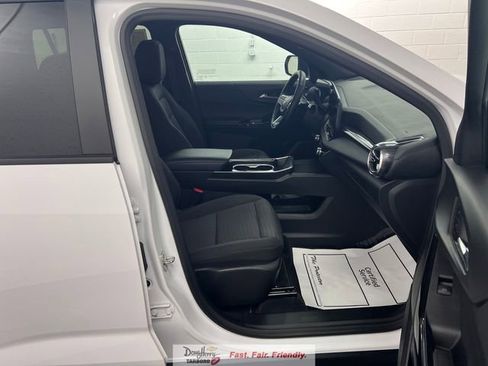 Used 2025 Chevrolet Equinox LT FWD image 37