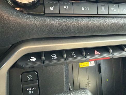 Used 2023 Toyota Tundra Limited AWD/4WD image 42