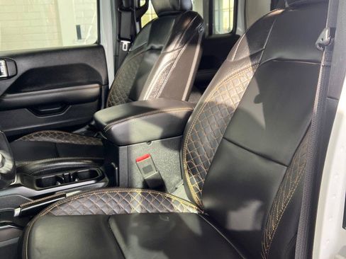 Used 2021 Jeep Gladiator Overland image 8