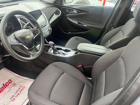 Used 2025 Chevrolet Malibu LT image 14