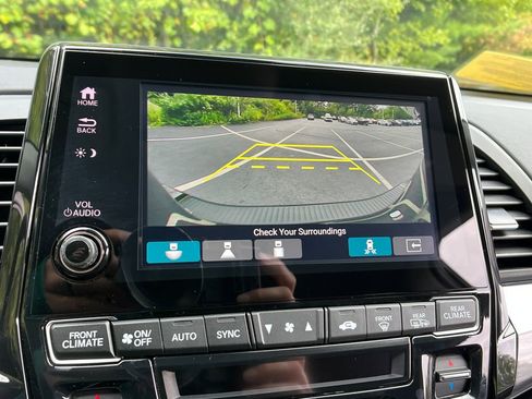 Used 2024 Honda Odyssey Elite image 17