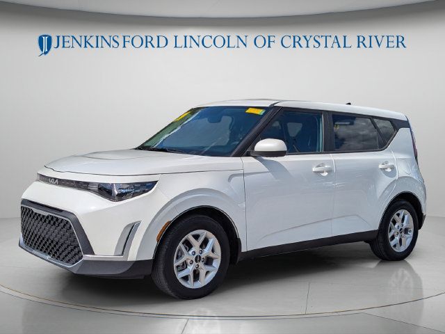 Used 2024 Kia Soul LX w/ Option Group 015 FWD image 13