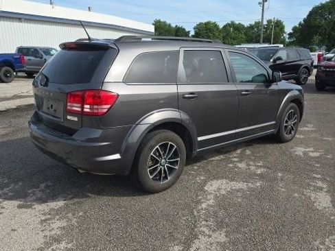 Used 2018 Dodge Journey SE w/ Popular Equipment Group FWD image 3