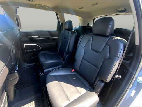 Used 2024 Kia Telluride S w/ S Sunroof Package FWD image 19