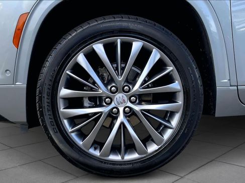 Used 2025 Buick Enclave Avenir w/ Super Cruise Package image 11