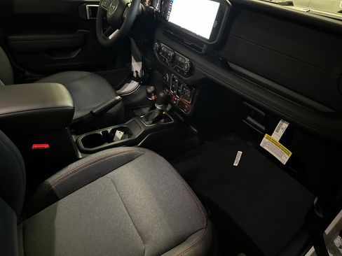 New 2026 Jeep Wrangler Unlimited Rubicon AWD/4WD image 15