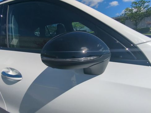 New 2025 Mercedes-Benz GLC 350e 4MATIC image 13