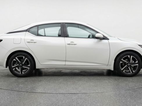 Used 2025 Nissan Sentra SV FWD image 11