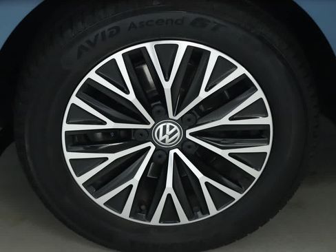 Used 2019 Volkswagen Jetta SE w/ Cold Weather Package FWD image 37