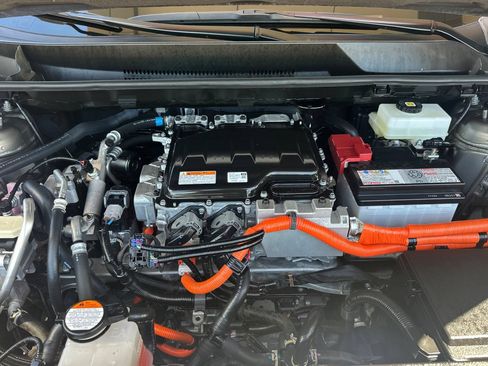 Certified 2023 Toyota bZ4X FWD image 36