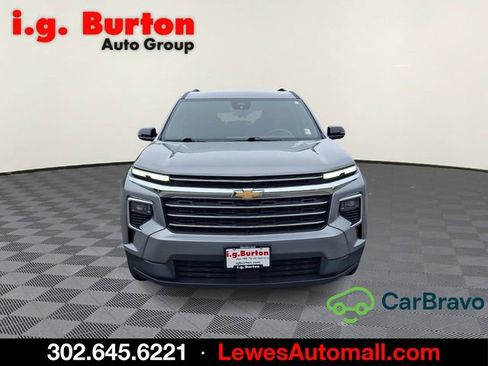 Certified 2025 Chevrolet Traverse LT AWD/4WD image 2