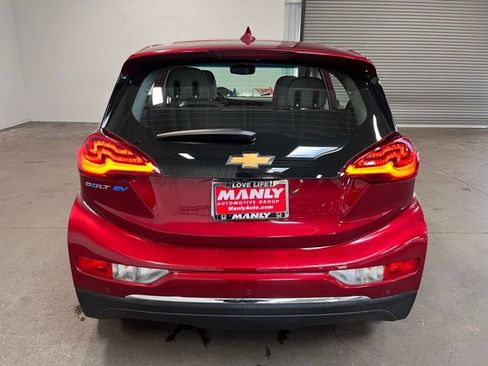 Used 2021 Chevrolet Bolt LT image 4