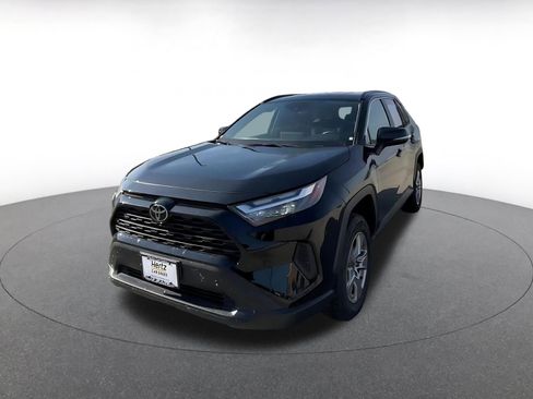 Used 2025 Toyota RAV4 XLE image 7