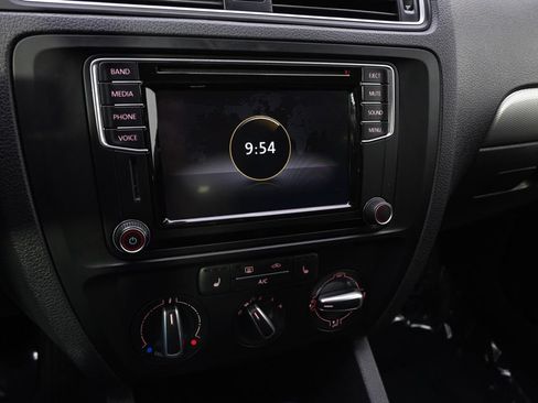 Used 2017 Volkswagen Jetta SE FWD image 26