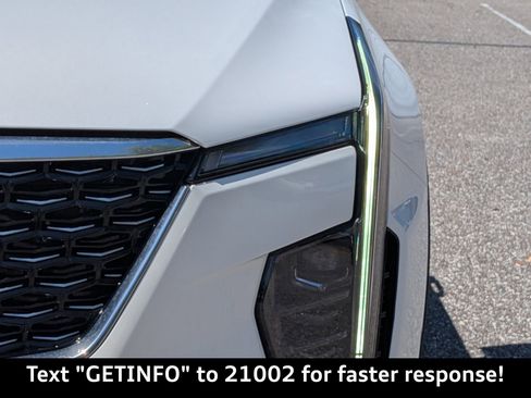 Used 2025 Cadillac XT4 Premium Luxury FWD image 11