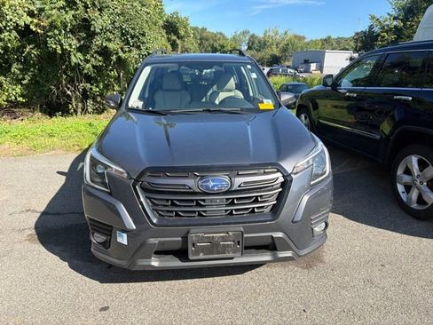 Used 2023 Subaru Forester Limited AWD/4WD image 2