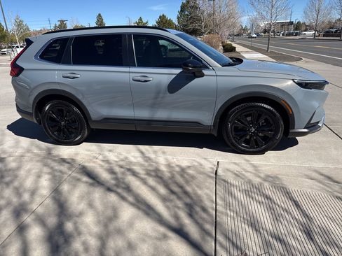 Used 2023 Honda CR-V Sport Touring image 4