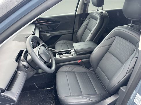 New 2026 Lincoln Nautilus Reserve w/ Jet Appearance Package AWD/4WD image 9