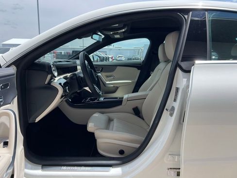 Used 2025 Mercedes-Benz CLA 250 4MATIC image 9