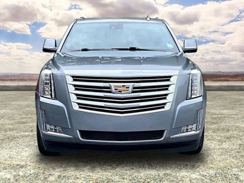 Used 2020 Cadillac Escalade Platinum RWD image 2
