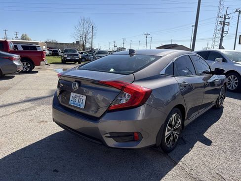 Used 2017 Honda Civic EX-T image 7