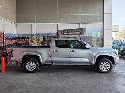 New 2026 Toyota Tacoma SR5 image 3