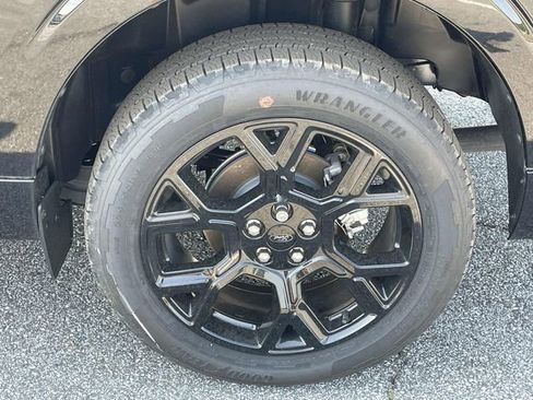 New 2025 Ford Maverick Lobo AWD/4WD image 8