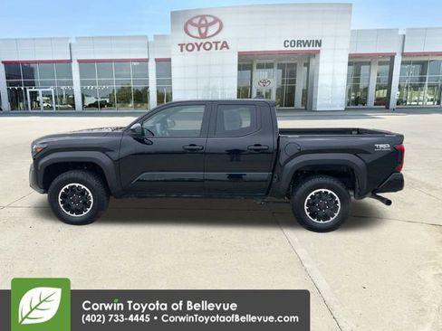 Used 2024 Toyota Tacoma TRD Off-Road image 5