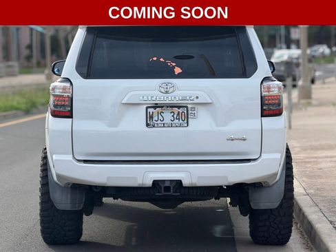 Used 2016 Toyota 4Runner SR5 image 4