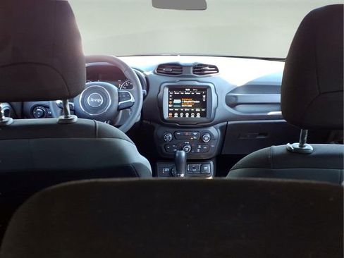 Used 2023 Jeep Renegade Latitude AWD/4WD image 18
