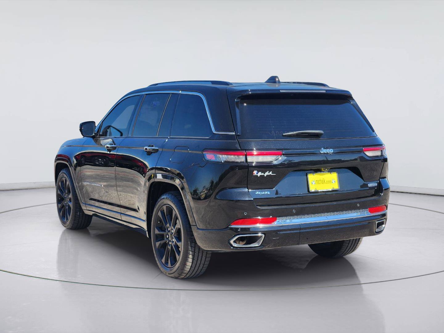 Used 2022 Jeep Grand Cherokee Overland AWD/4WD image 7