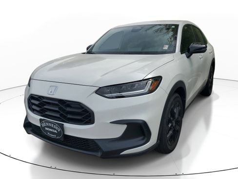 Used 2023 Honda HR-V Sport image 3