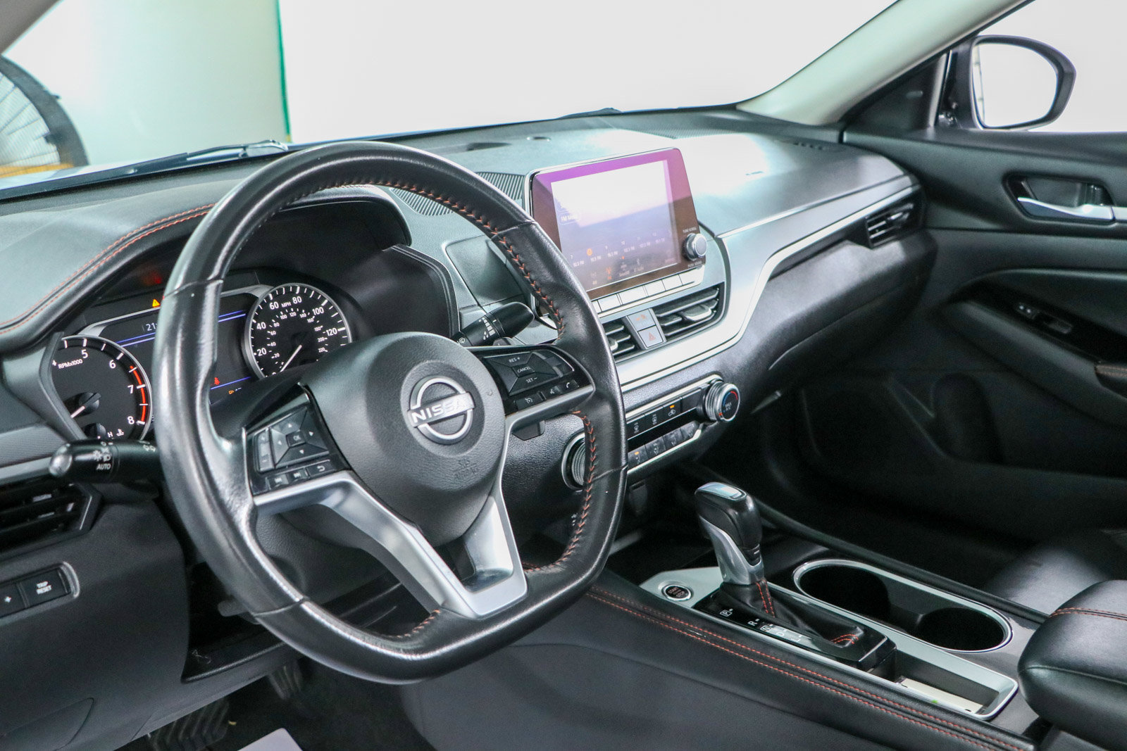Used 2024 Nissan Altima 2.5 SR FWD image 22