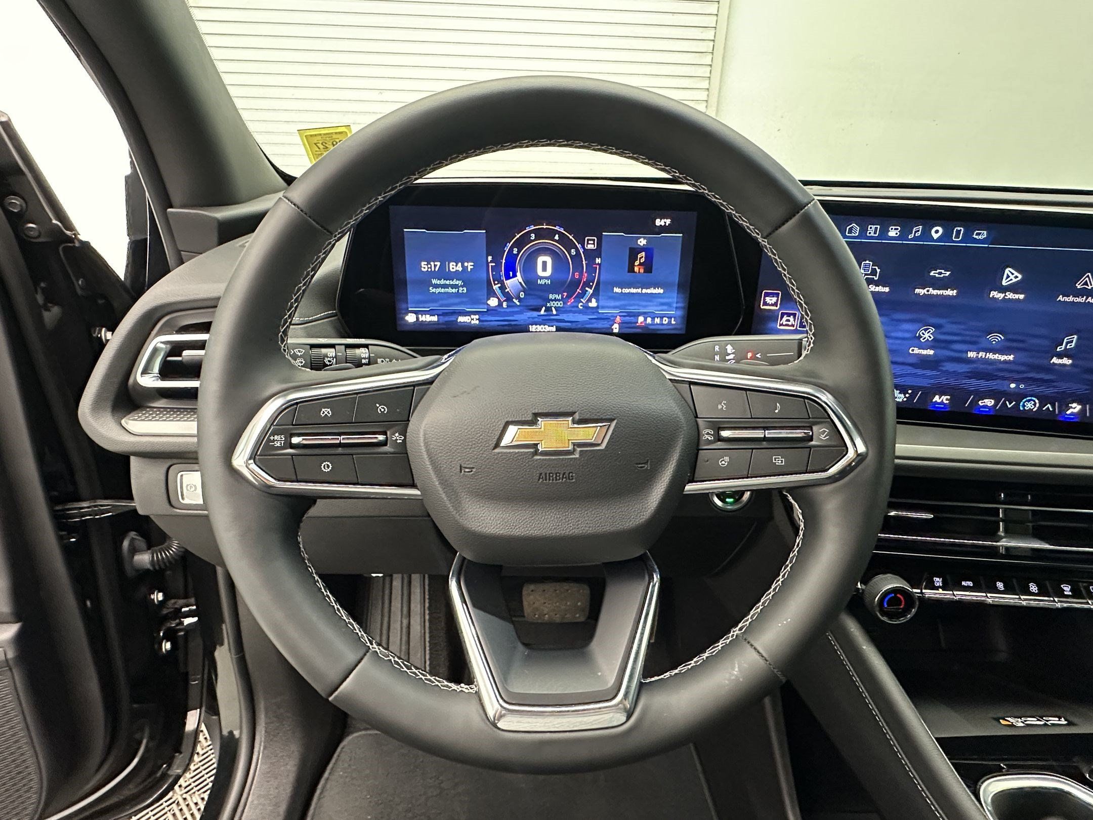 Certified 2025 Chevrolet Traverse LT w/ Driver Confidence Package AWD/4WD image 11