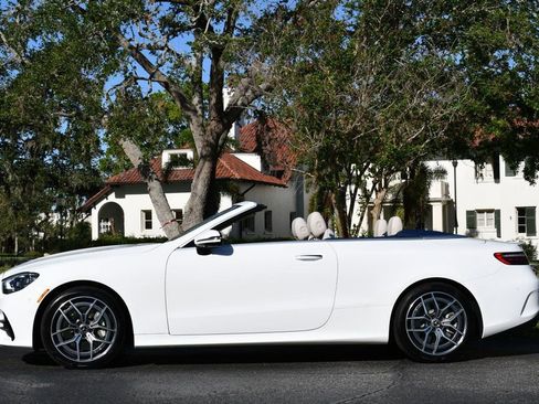 Used 2023 Mercedes-Benz E 450 4MATIC Cabriolet image 3
