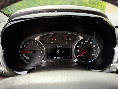Used 2023 Chevrolet Traverse LT FWD image 13