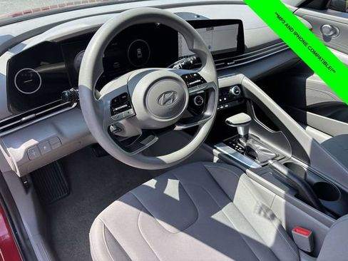 Used 2024 Hyundai Elantra SEL FWD image 8