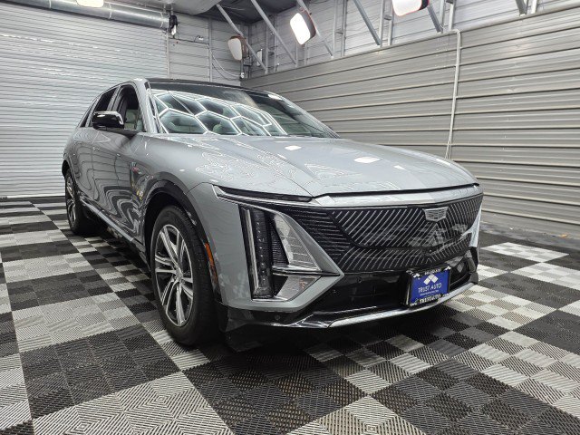 Used 2024 Cadillac Lyriq Luxury AWD/4WD image 5