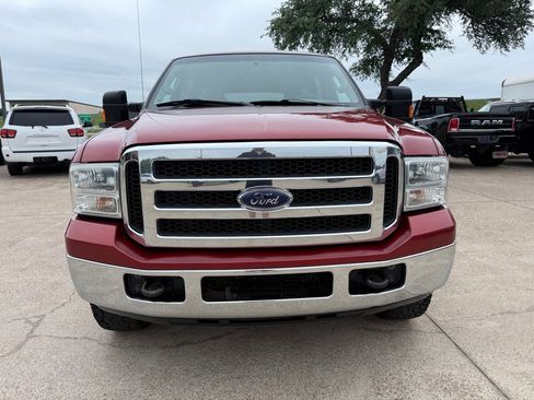Used 2005 Ford Excursion XLT AWD/4WD image 2