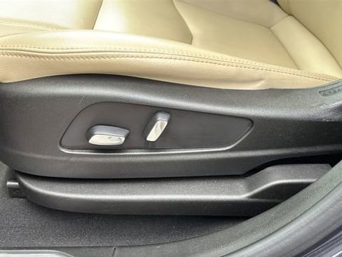 Used 2018 Cadillac XT5 FWD image 20