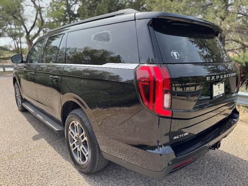 Used 2025 Ford Expedition Max Active AWD/4WD image 9