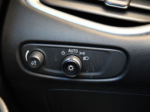 Used 2024 Chevrolet Malibu LT FWD image 30