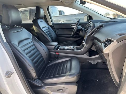 Used 2023 Ford Edge SEL image 16