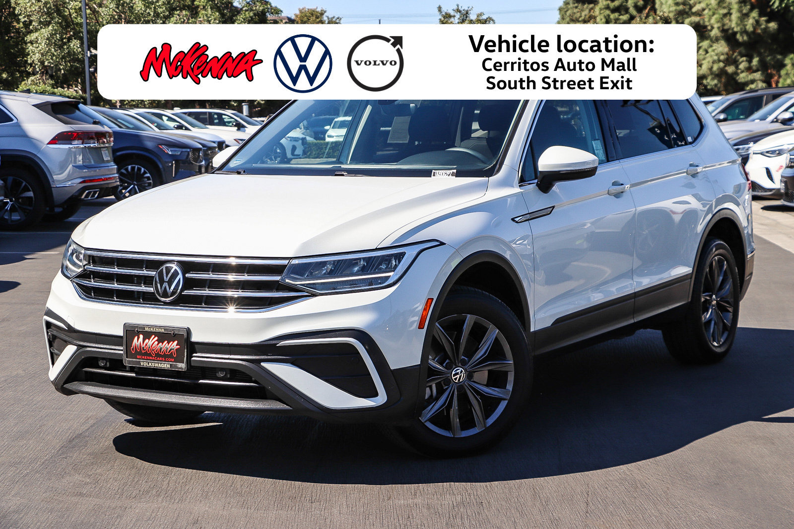 Used 2023 Volkswagen Tiguan SE FWD image 1