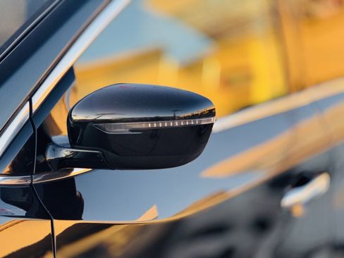 Used 2018 Nissan Murano SV image 16