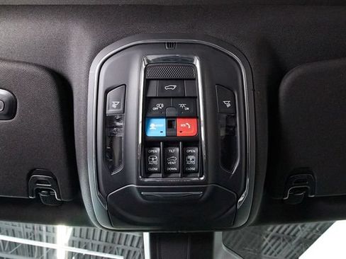 Used 2024 Jeep Wagoneer Series II w/ Convenience Group I AWD/4WD image 13