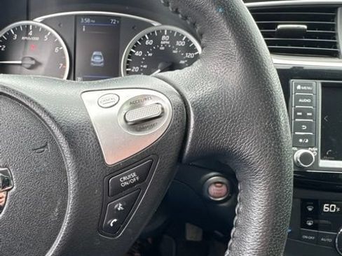 Used 2019 Nissan Sentra SV FWD image 14